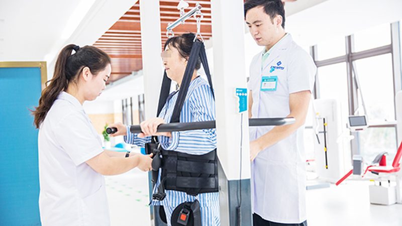 多功能陪护床与折叠床：参数对比解析
