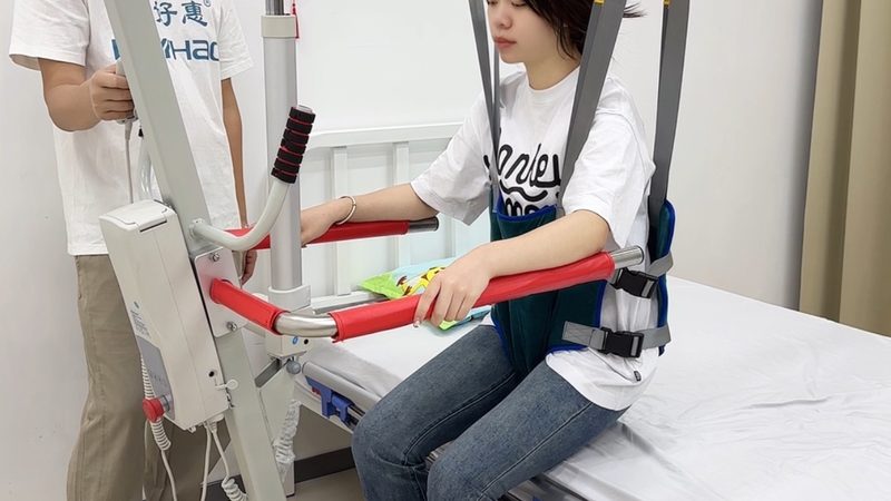 养老公寓房间走廊扶手安装规范