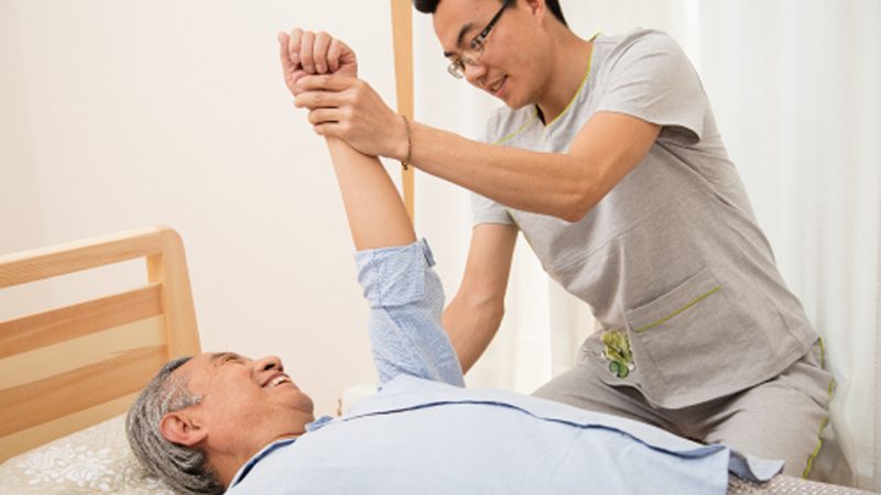 瘫痪老人定制护理方案，如何科学制定？**